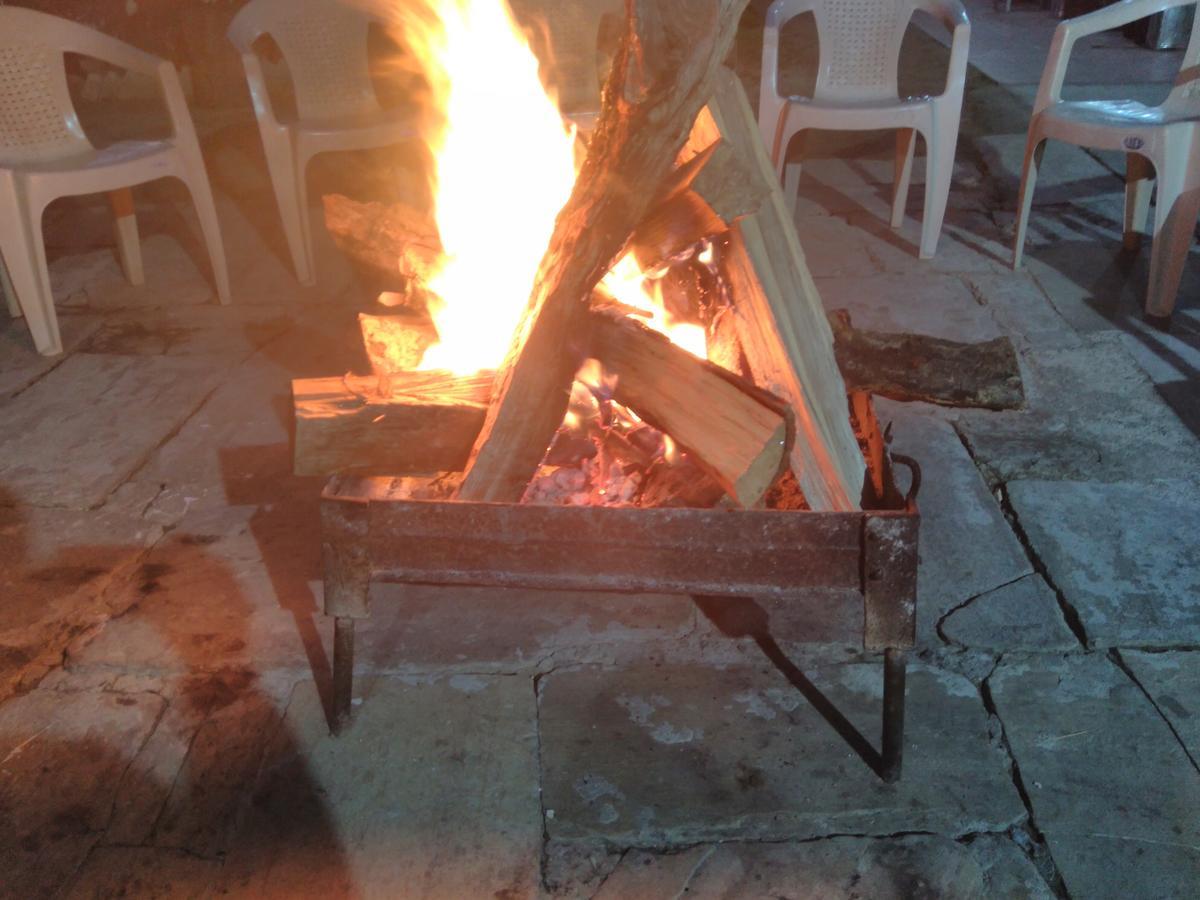 בינסר Maa Ananda Mayee Guest House מראה חיצוני תמונה